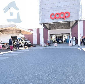 Foto Locale commerciale in Via Fantina, Settimo Torinese di 100 m²