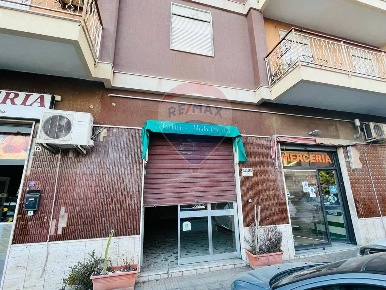 Foto Locale commerciale in Via Alessandro Specchi, Siracusa Bosco Minniti
