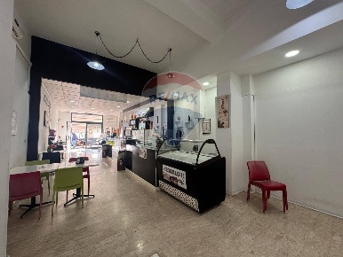 Foto Attività commerciale in via  francesco accolla, Siracusa Bosco Minniti