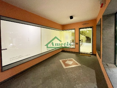 Foto Ufficio in Oneglia Centro, Imperia Oneglia di 400 m² in affitto