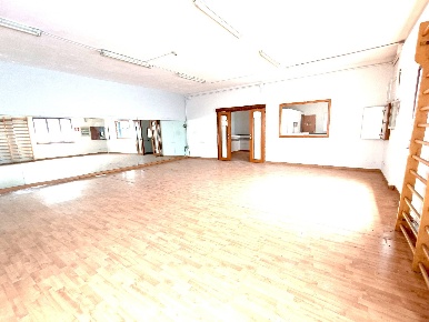 Foto Locale commerciale a Pomigliano d'Arco di 500 m² in affitto