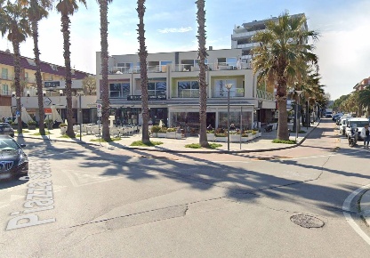 Foto Locale commerciale in Via del Mare, San Benedetto del Tronto di 250 m²