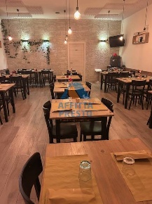 Foto Attività commerciale a Empoli di 260 m² con 3 locali in vendita