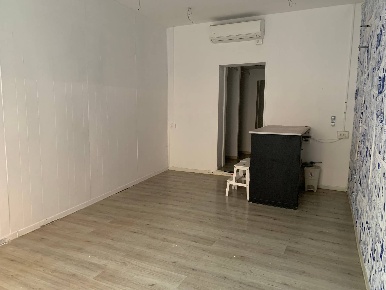 Foto Negozio in Via Contrari, Ferrara Centro Storico di 30 m² con 2 locali