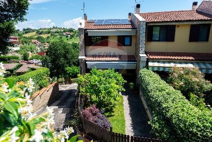 Foto Villa unifamiliare in Valle Ioro, Castelnuovo di Porto Valle Yoro