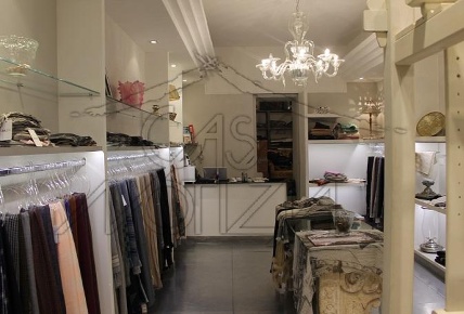 Foto Negozio a Lucca di 40 m² con 2 locali in affitto