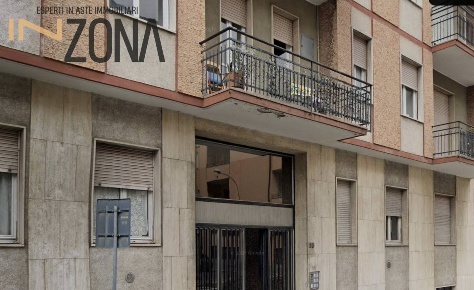 Foto Locale commerciale in VIA PIETRO MICCA, Legnano di 100 m² con 3 locali