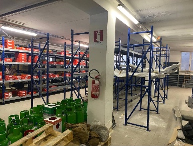 Foto Locale commerciale in Via Crimea, Bra Centro di 1550 m² con 10 locali