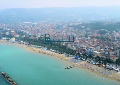 Foto Attività commerciale in Lungomare della Repubblica, Grottammare Centro
