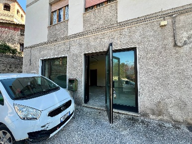 Foto Locale commerciale in ALBACINA, Fabriano Albacina Borgo Tufico
