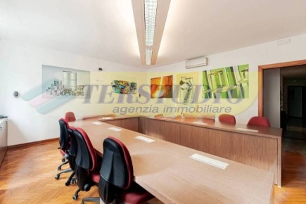 Foto Ufficio in Via Industriale, Monte Marenzo San Carlo di 220 m²