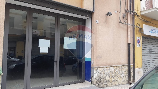Foto Laboratorio in Via Napoleone Colajanni, Caltanissetta Centro di 142 m²