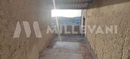 Foto Hotel in Via Altobello, Scicli Centro di 95 m² con 2 locali in vendita
