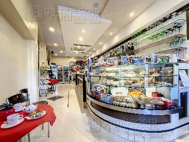 Foto Bar a Urbino Centro di 104 m² con 1 locali in vendita
