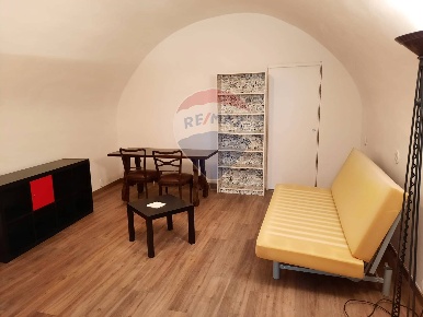 Foto Locale commerciale in piazza cavour, Triggiano di 140 m² in vendita