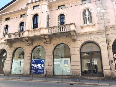 Foto Negozio in Via Luigi Ornato, Milano Niguarda di 285 m² con 5 locali