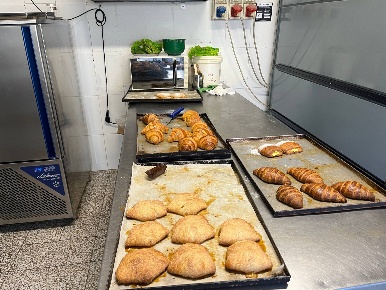 Foto Attività commerciale in Via Fiorentina, Pisa di 150 m² con 4 locali