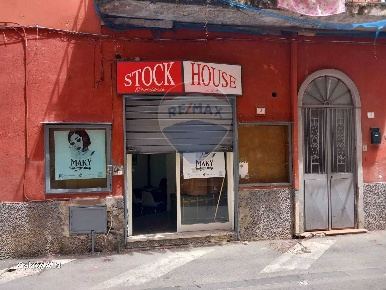 Foto Locale commerciale in Via V. Emanuele III, Casalnuovo di Napoli Centro
