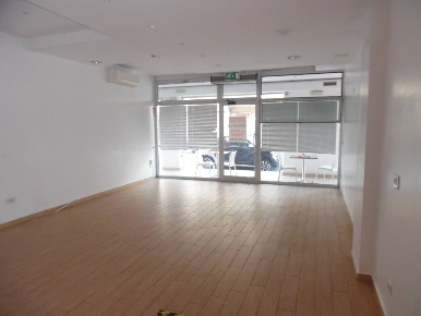 Foto Locale commerciale in Via Turati, San Benedetto del Tronto di 105 m²