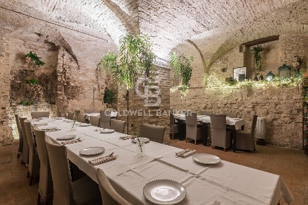 Foto Attività commerciale in Corso Mazzini, Ancona Corsi di 297 m²
