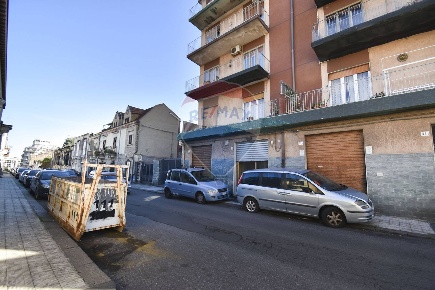 Foto Locale commerciale in Via Policastro, Catania Picanello di 40 m²
