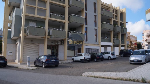 Foto Locale commerciale in via Inzucchi, Castellana Grotte Castellana