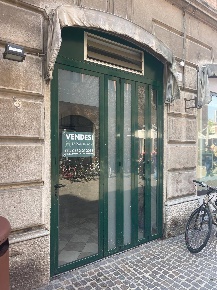 Foto Negozio in Via Cortevecchia, Ferrara Centro Storico di 21 m²