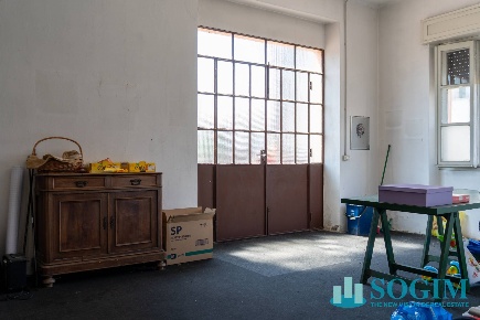 Foto Laboratorio in Via Milano, Cantù Semicentro di 157 m² in vendita