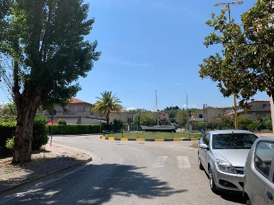 Foto Locale commerciale a Giulianova di 110 m² in vendita
