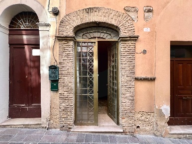 Foto Locale commerciale in Via dei Frentani, Lanciano Centro di 90 m²