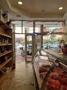 Foto Attività commerciale in Corso San Vito, Mascalucia Centro di 60 m²