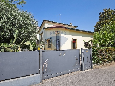 Foto Casa indipendente in Via Pascoli, Mirano Mirano Paese di 170 m²