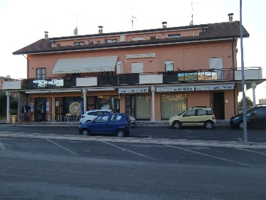 Foto Locale commerciale in VIA SAN ROCCO, Vasto di 100 m² con 2 locali