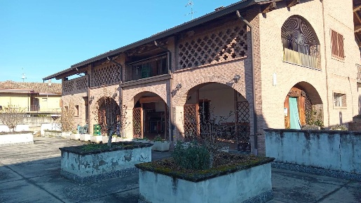 Foto Attività commerciale a Retorbido di 160 m² con 5 locali in affitto