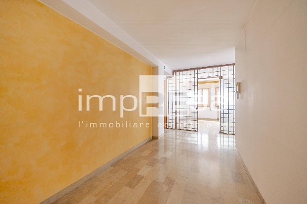 Foto Ufficio in Corso Del Popolo, Venezia Mestre di 83 m² con 4 locali