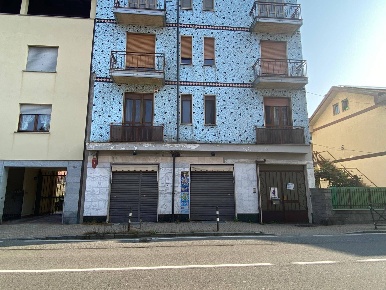 Foto Locale commerciale in VIA LAMARMORA, Grugliasco Centro di 128 m²