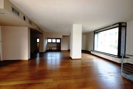 Foto Negozio a Pordenone San Valentino, Ospedale di 170 m² con 2 locali