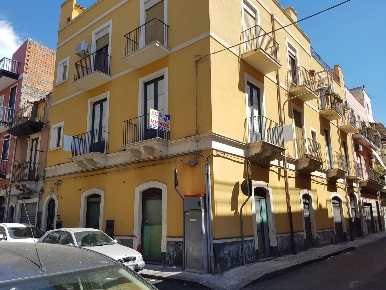 Foto Negozio a Paternò di 50 m² con 2 locali in vendita