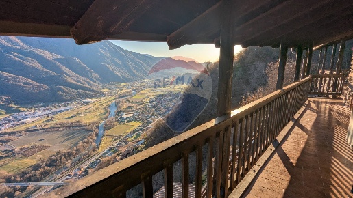 Foto Agriturismo a Piancogno Piamborno di 700 m² con 10 locali in vendita