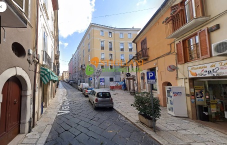Foto Locale commerciale in Via Marconi, Campobasso Centro Storico di 120 m²