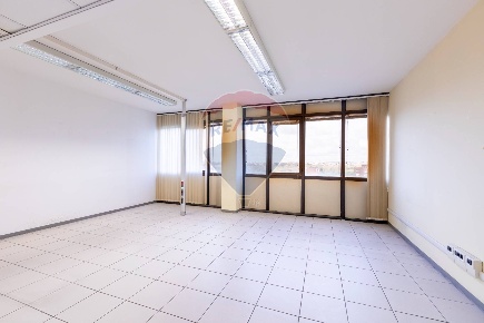 Foto Ufficio in Via Mosca, Roma Rinnovamento di 162 m² con 7 locali