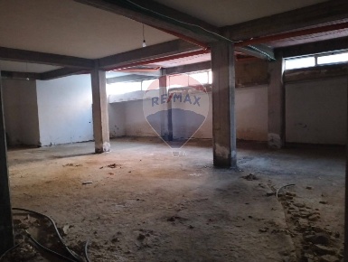 Foto Locale commerciale in Contrada Balatazze, Caltagirone Centro di 294 m²