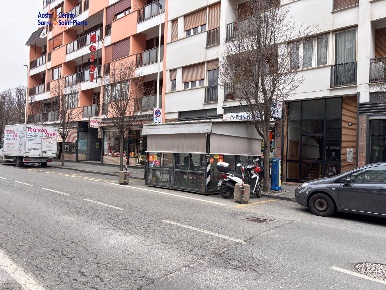 Foto Attività commerciale in Via Torino, Aosta Centro di 38 m² con 2 locali