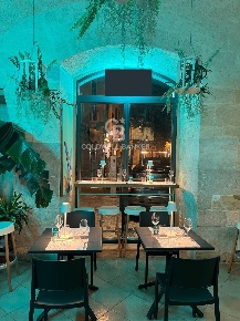 Foto Attività commerciale in Via Statuti Marittimi, Trani di 66 m²