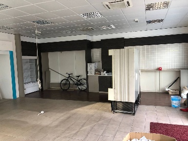 Foto Attività commerciale in via tosco romagnola, Cascina di 80 m²