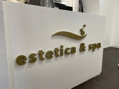Foto Attività commerciale a Legnano di 90 m² con 3 locali in vendita