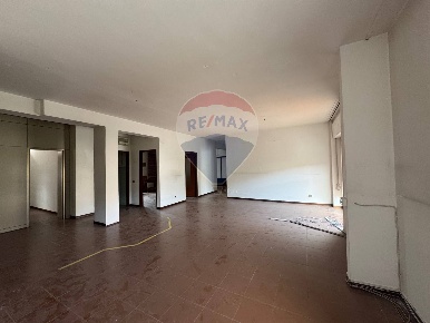 Foto Ufficio in Via Flaminia, Spoleto Via Flaminia di 178 m² con 8 locali