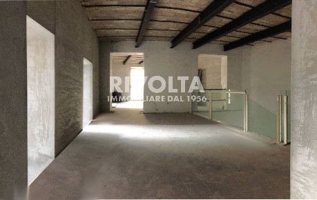 Foto Locale commerciale in Largo Benedetto Marcello, Roma di 380 m²