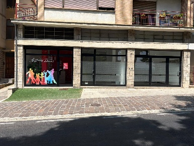 Foto Locale commerciale in Via C. Battisti, Amandola Centro di 110 m²