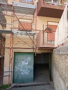 Foto Attività commerciale in Via Pietro Perricone, Palermo Cruillas